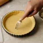 Come evitare che la pasta frolla si gonfi in cottura? Il sistema semplice che non tutti applicano